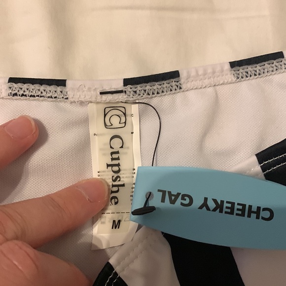 ✨BRAND NEW BATHING SUIT SIZE MEDIUM✨ - Picture 2 of 3